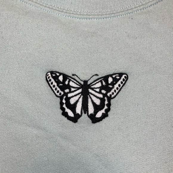 Hollister™️ Butterfly Cropped Sweatshirt - Picture 2 of 3